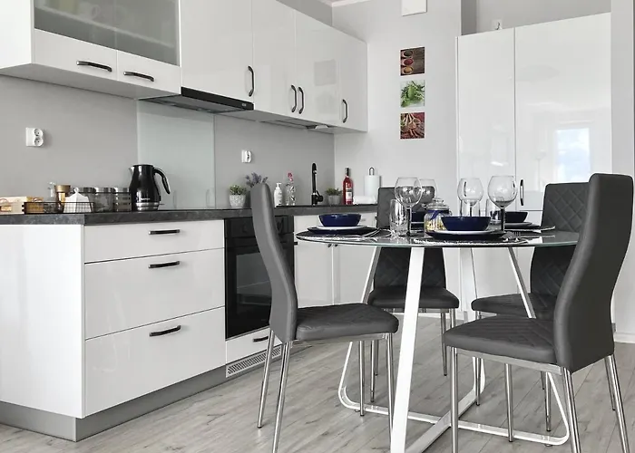 Komfortowy apartament z balkonem 'Platany' Kołobrzeg