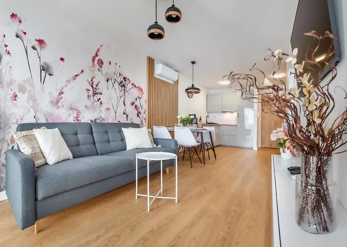 Apartament Flowers z parkingiem Perłowa Przystań - Holiday City Kołobrzeg